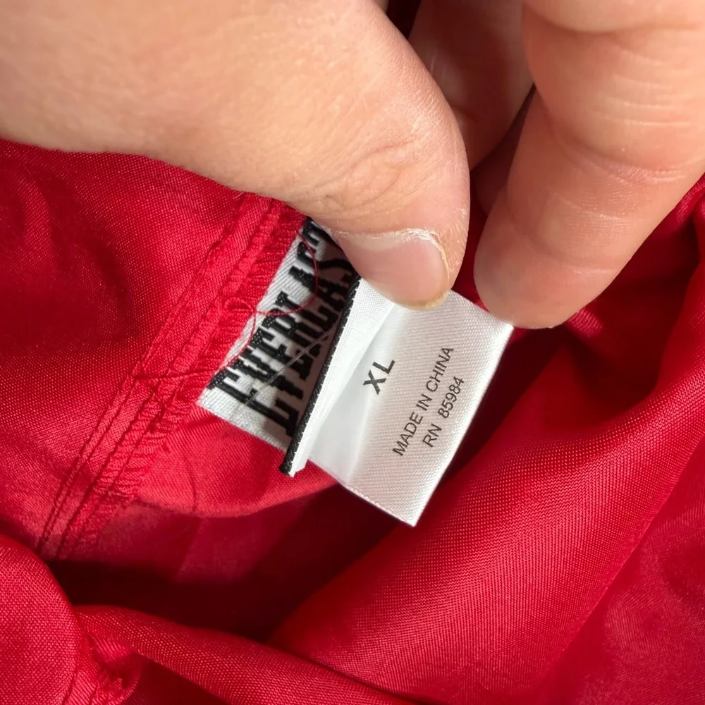NEW Everlast Boxing Shorts Mens XL Red White Satin Trunks Athletic Training 4412